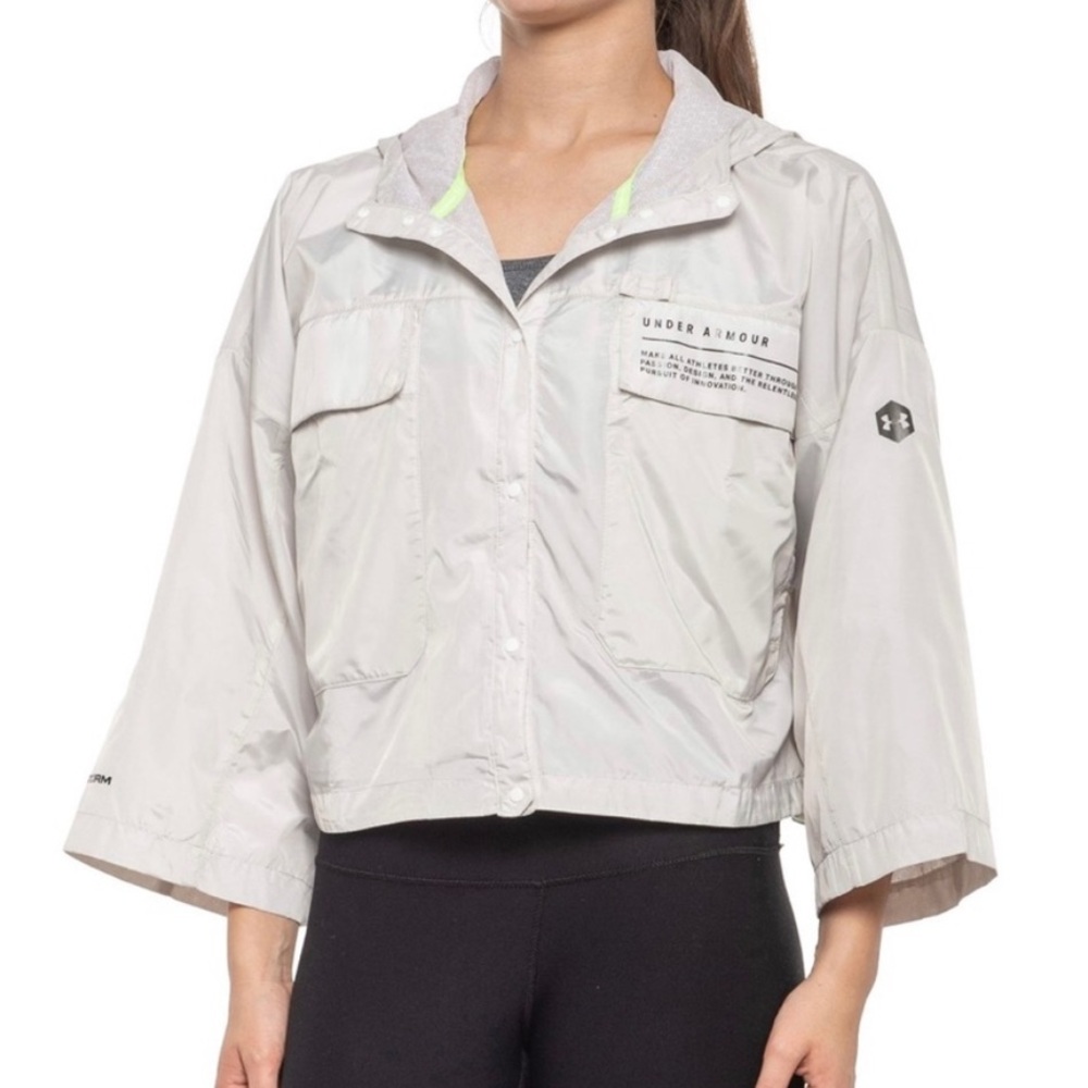 Under Armour Cream Always On Recover Crop Nylon Active Button Up Jacket Size M